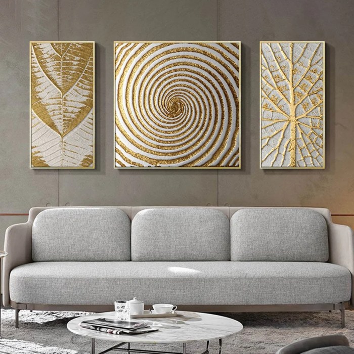 Paintings and wall decor