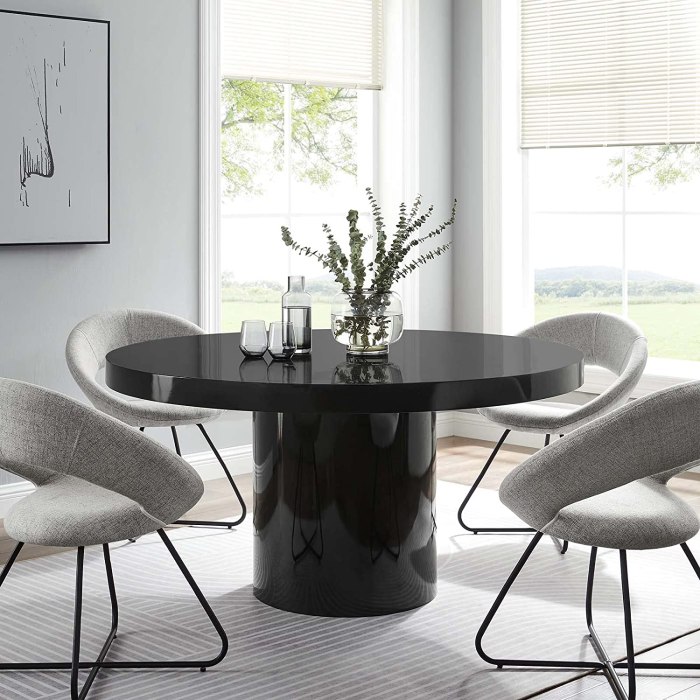 Black dining table decor