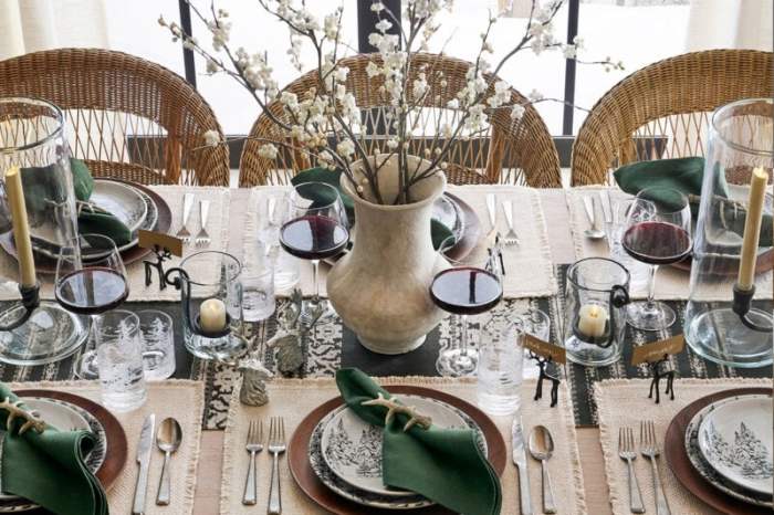 Country christmas table decor