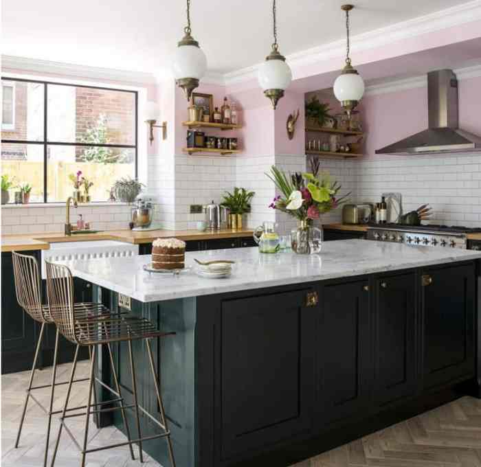 Kitchen table decor ideas 2024